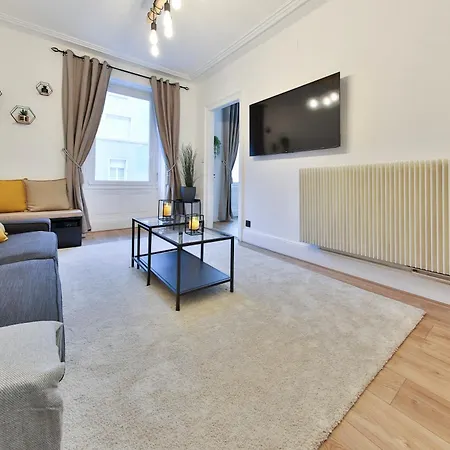 Moderne Et Spacieux, Pres Du Centre De Miluza