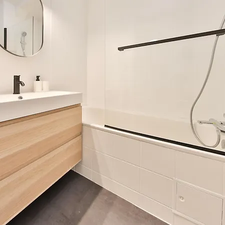 Apartment Moderne Et Spacieux, Pres Du Centre De