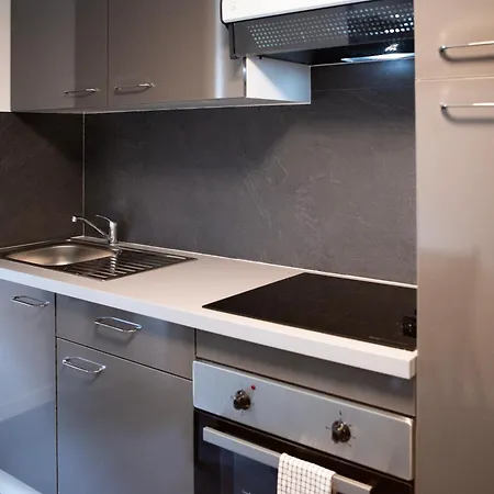 Moderne Et Spacieux, Pres Du Centre De Apartament